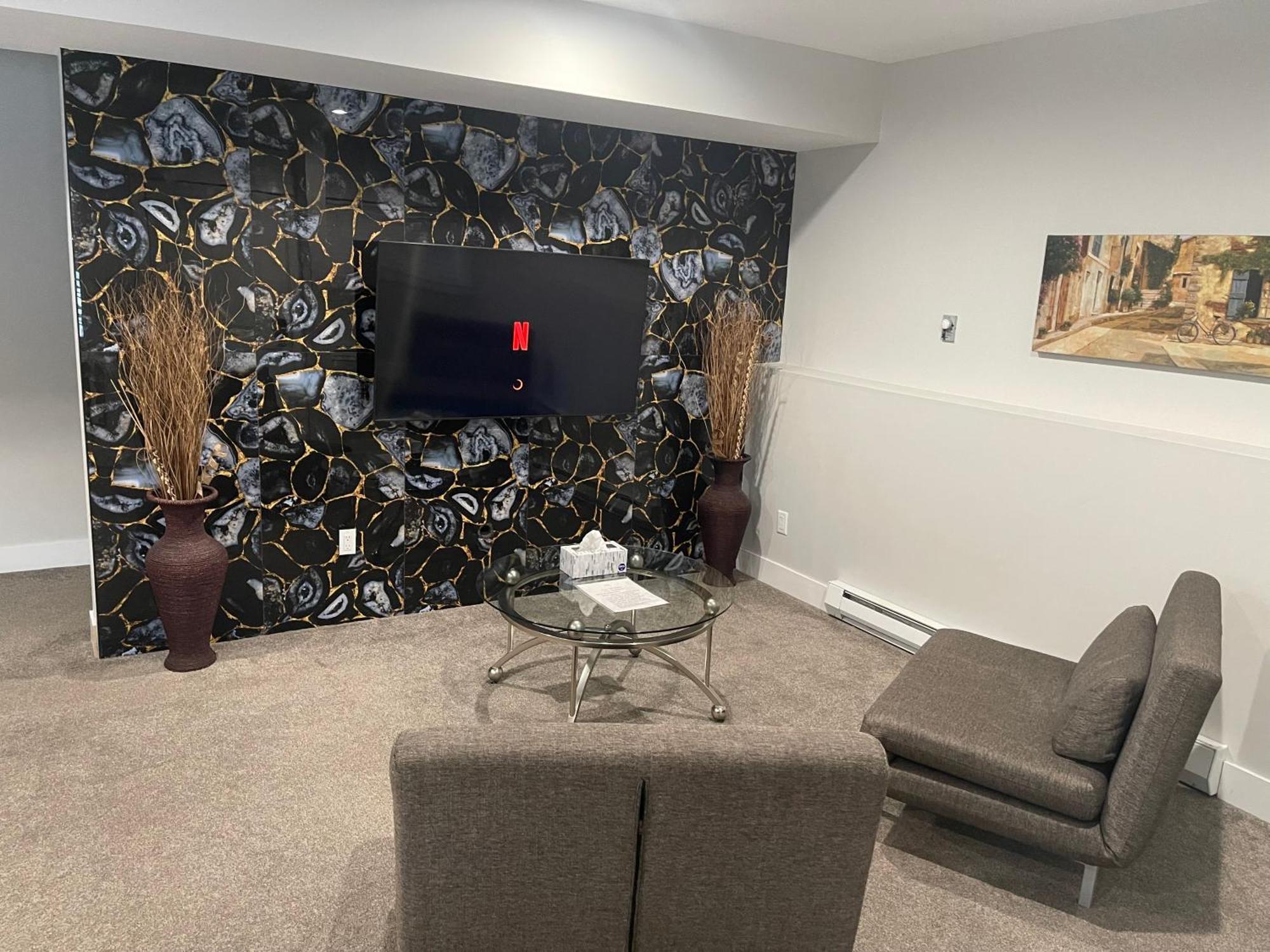 2 Bedroom Suite With Full Kitchen ريفيلستوك المظهر الخارجي الصورة